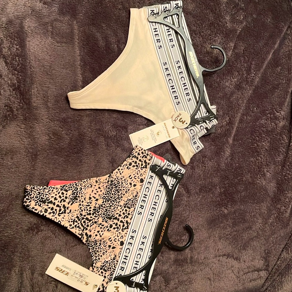 NWT   6 prs of Skechers undies multiple colors Sz M.  Soft cotton